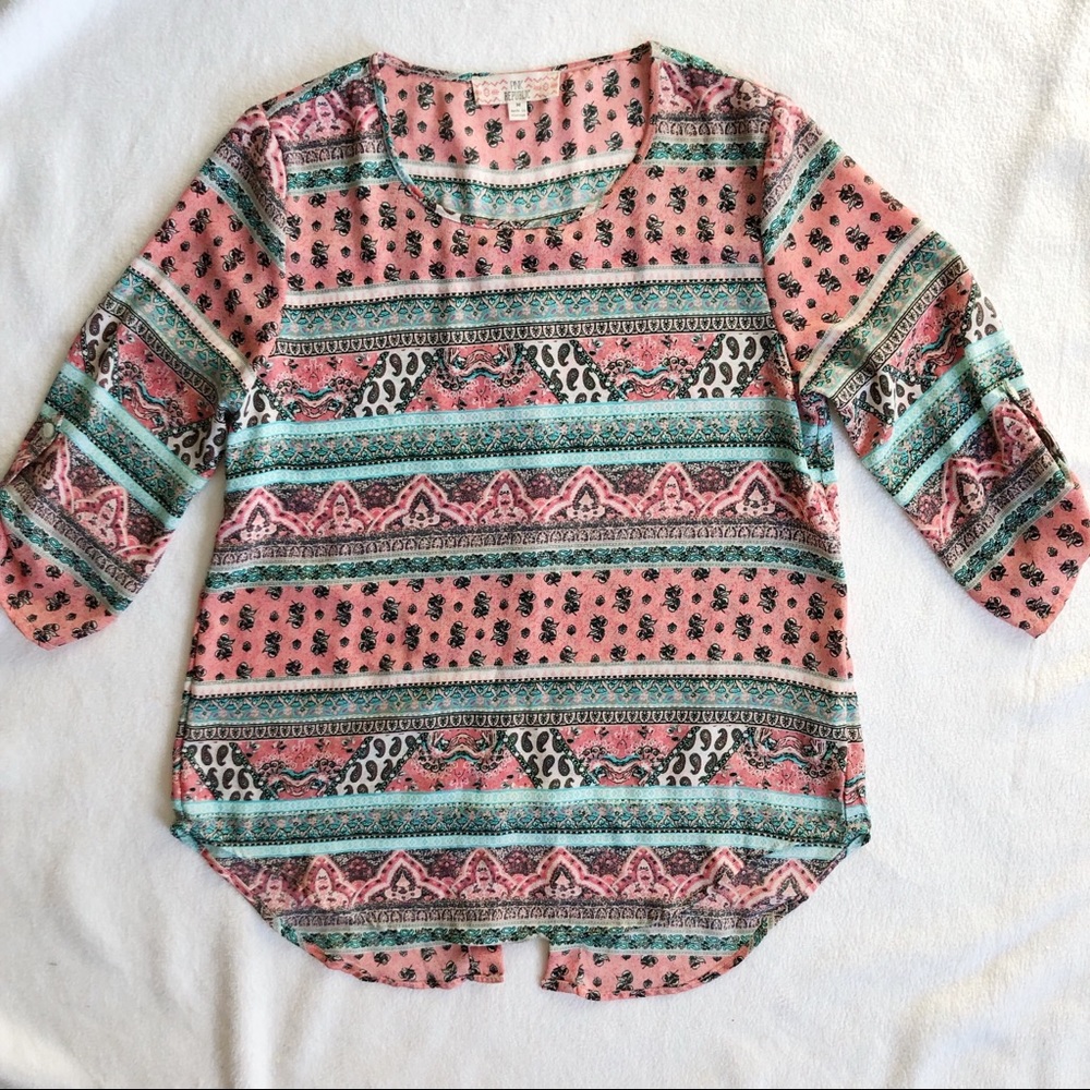 Pink Republic Women’s Salmon Turquoise Print Paisley Boho Flowy Top, size Medium - Picture 13 of 16